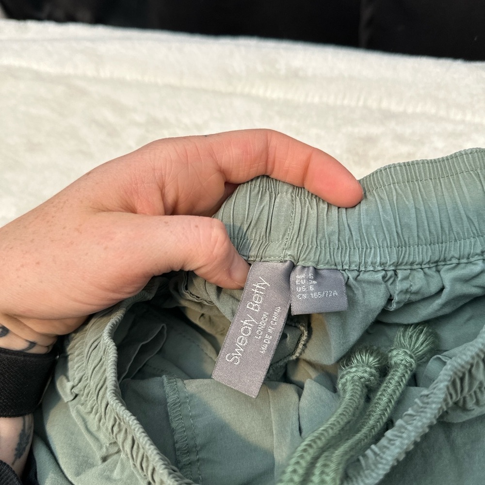 Sweaty Betty Quinn cargo ankle pants - Picture 5 of 8